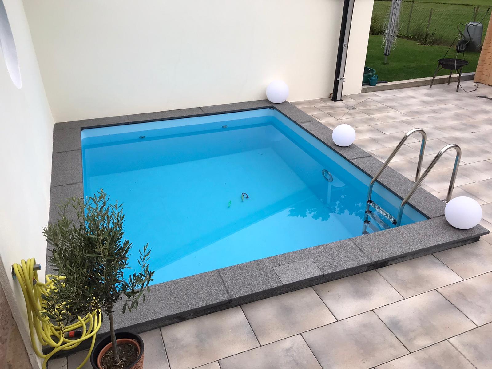 Sonderanfertigung Folie Blau